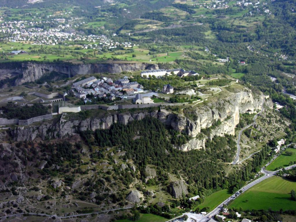 Le Rendez Vous De Vauban Gites & Spa Mont-Dauphin Εξωτερικό φωτογραφία